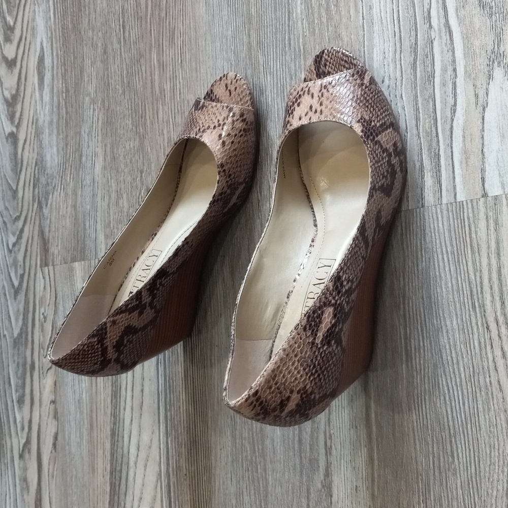 Ellen Tracy Women's Snakeskin Print Peep-toe Wedge Shoes Size 8M